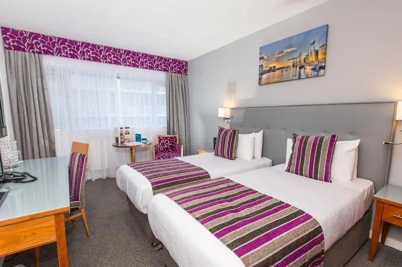 Metro Hotel Dublin Airport Santry 4*,